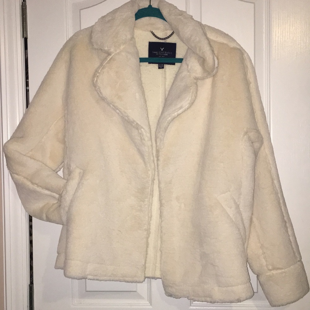 American Eagle Outfitters Cream Puffer Jacket